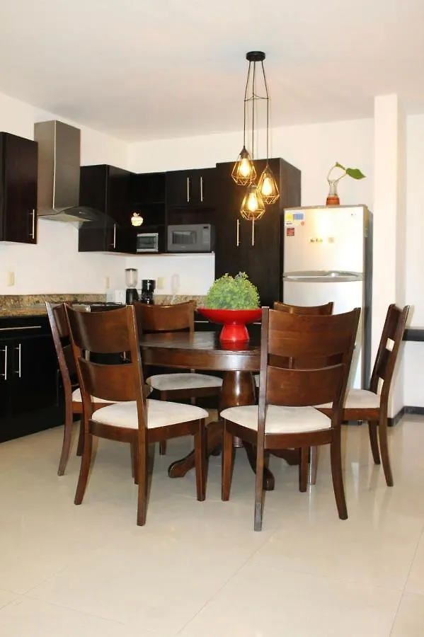 Centrally Located Apartment In Pdc 0*, Playa del Carmen México